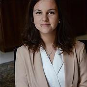 Cerchi un tutor per ripetizioni di diritto? Contattami che ti aiuto. Sono Martina e sono avvocato